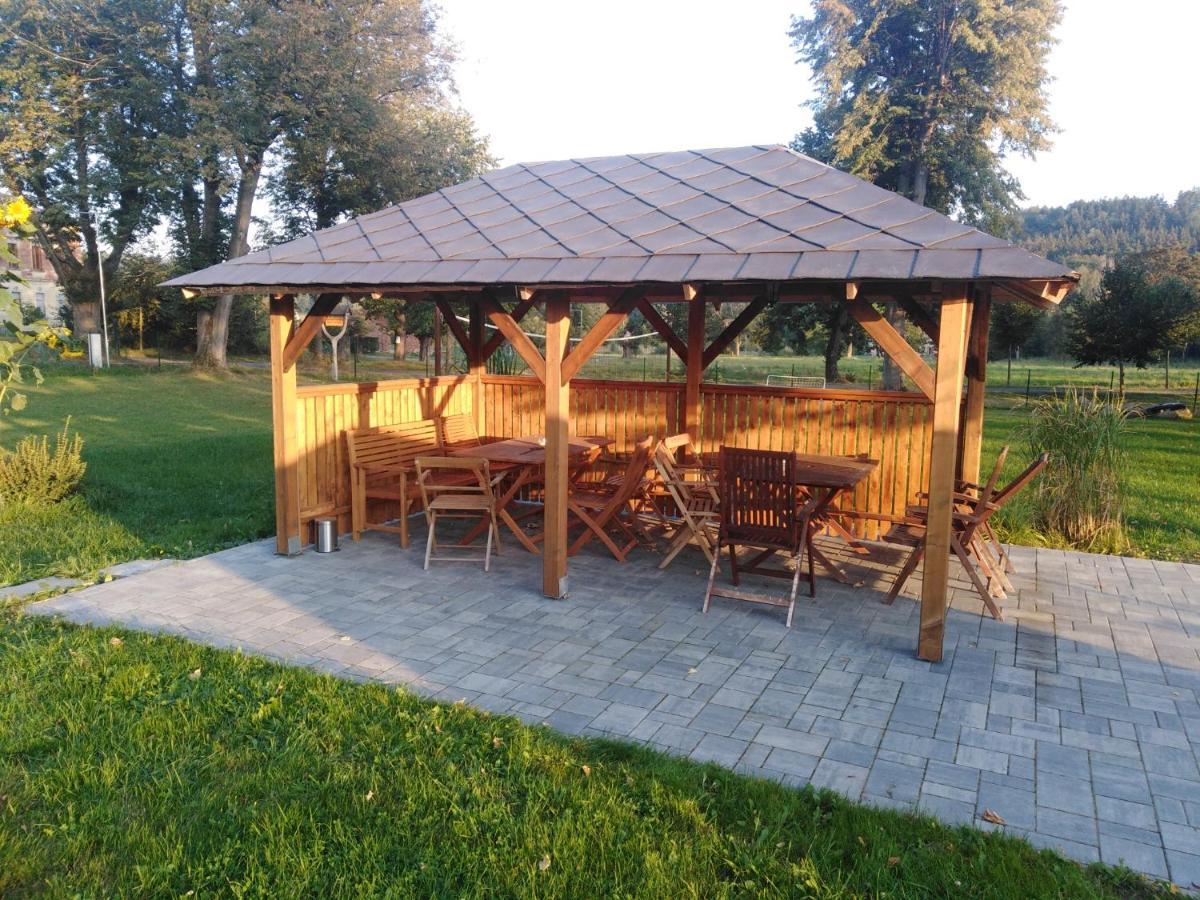Apartmány Česká Škola Lipova  Exterior foto